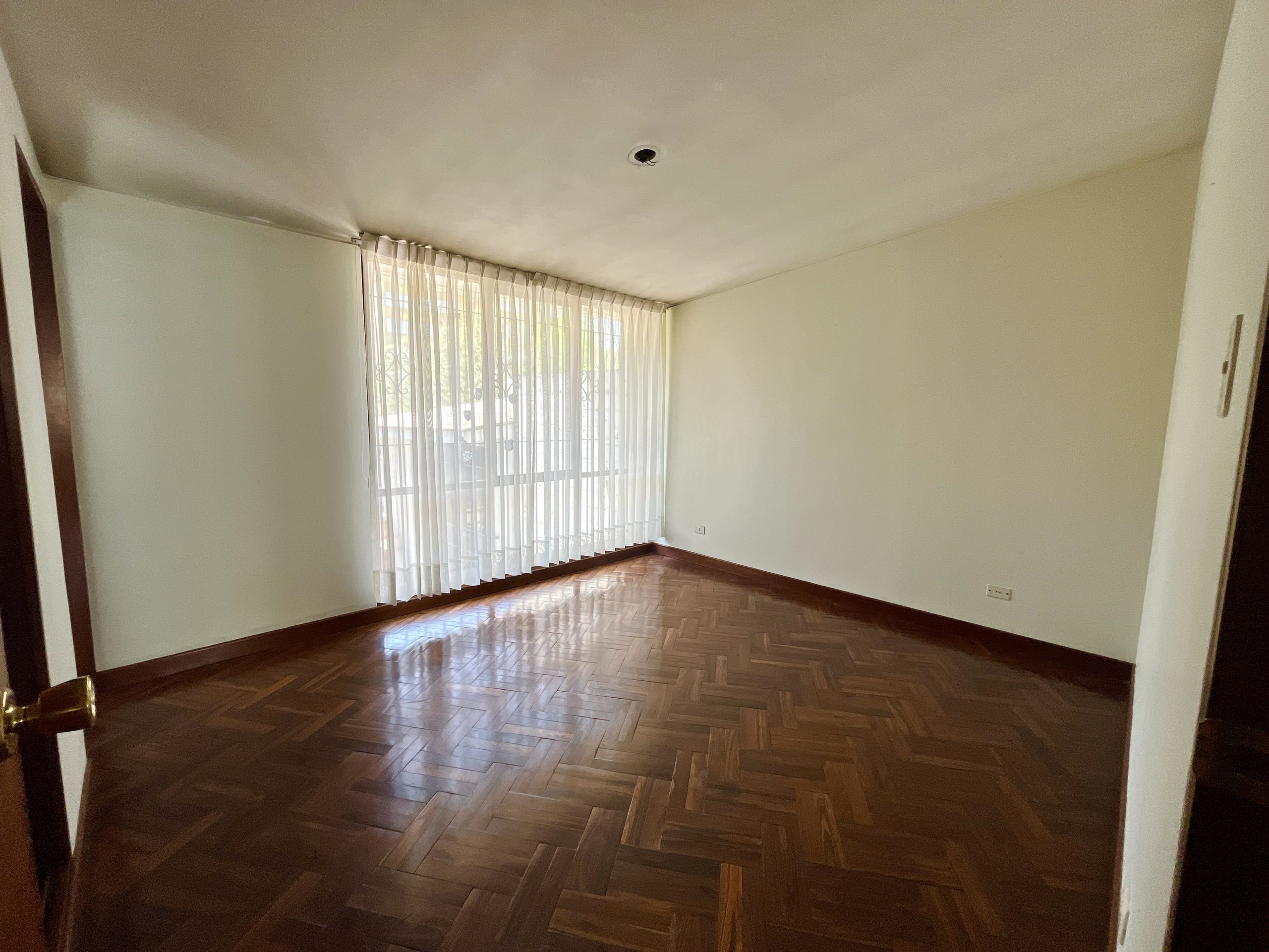 DJI_20230922_112157_414